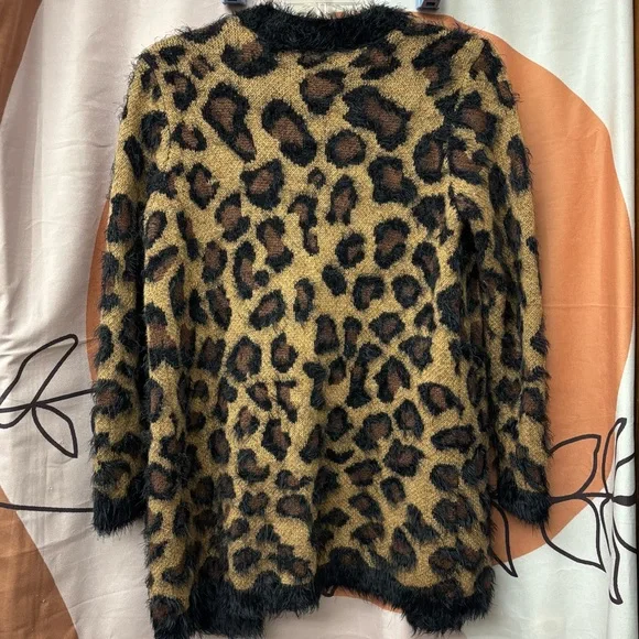 Lord & Taylor leopard print long open front cardigan, small - Picture 3 of 10